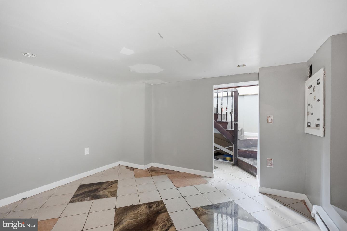 7277 Saybrook Ave Property Photo 29
