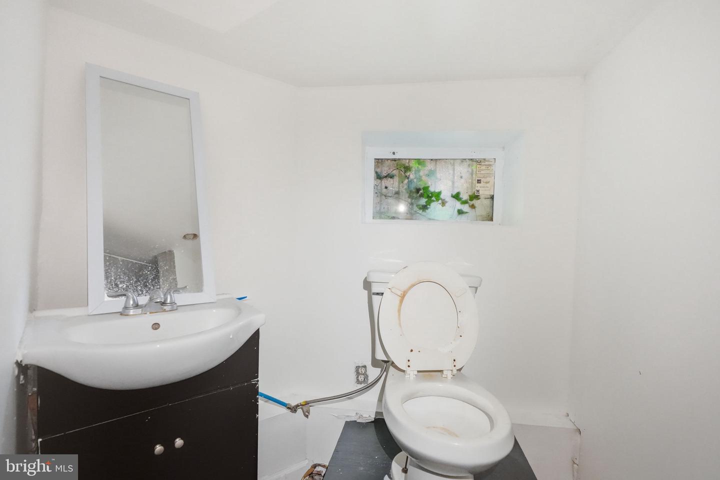 7277 Saybrook Ave Property Photo 30