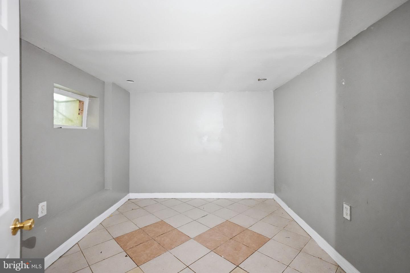 7277 Saybrook Ave Property Photo 31