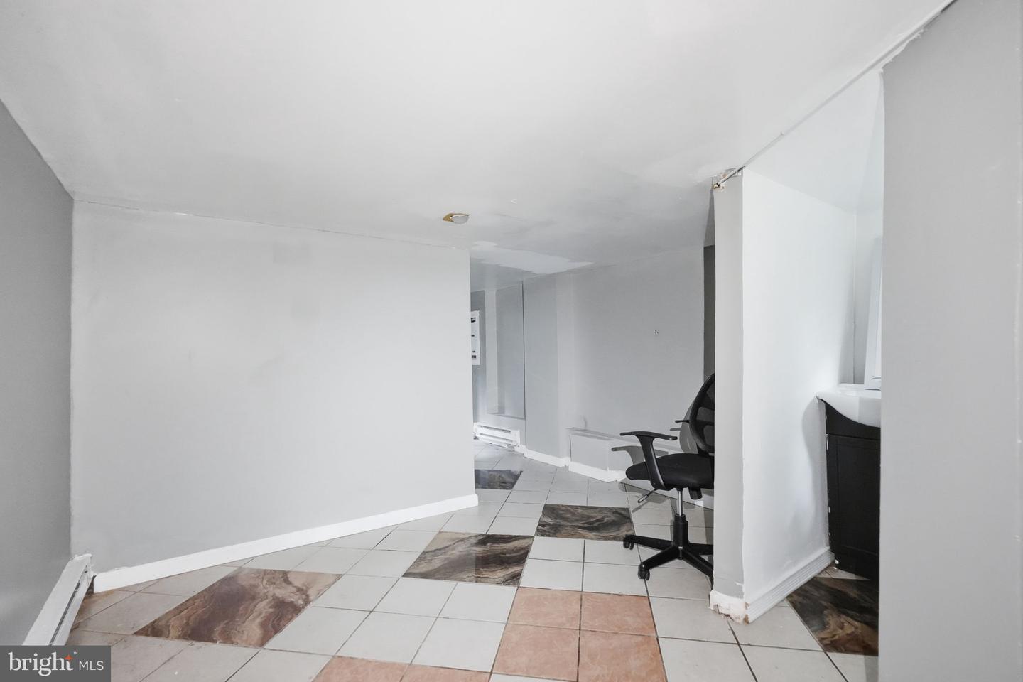 7277 Saybrook Ave Property Photo 32