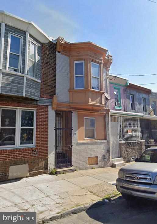 333 E SOMERSET ST Property Photo 1