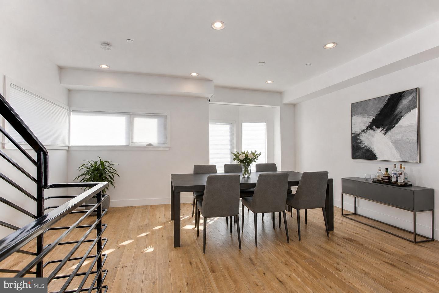 301 Brown St #a Property Photo 4