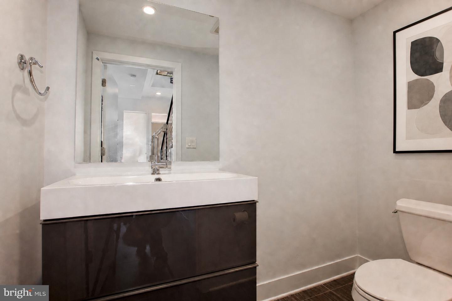 301 Brown St #a Property Photo 20