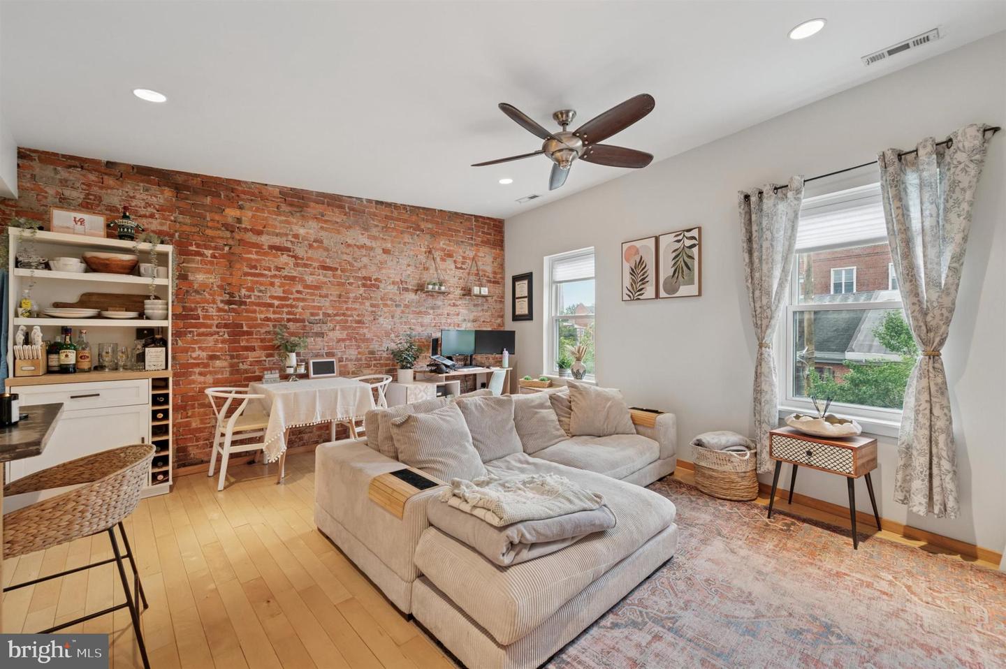 211 Christian St #c Property Photo 1