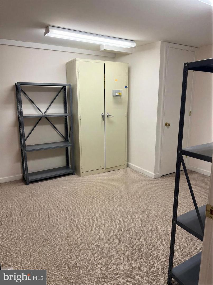 1313-1315 Wolf St Property Photo 45