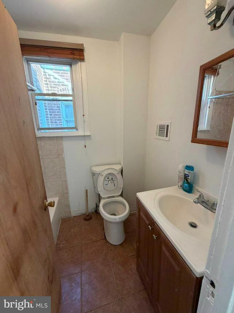 1734 Belfield Ave Property Photo 9