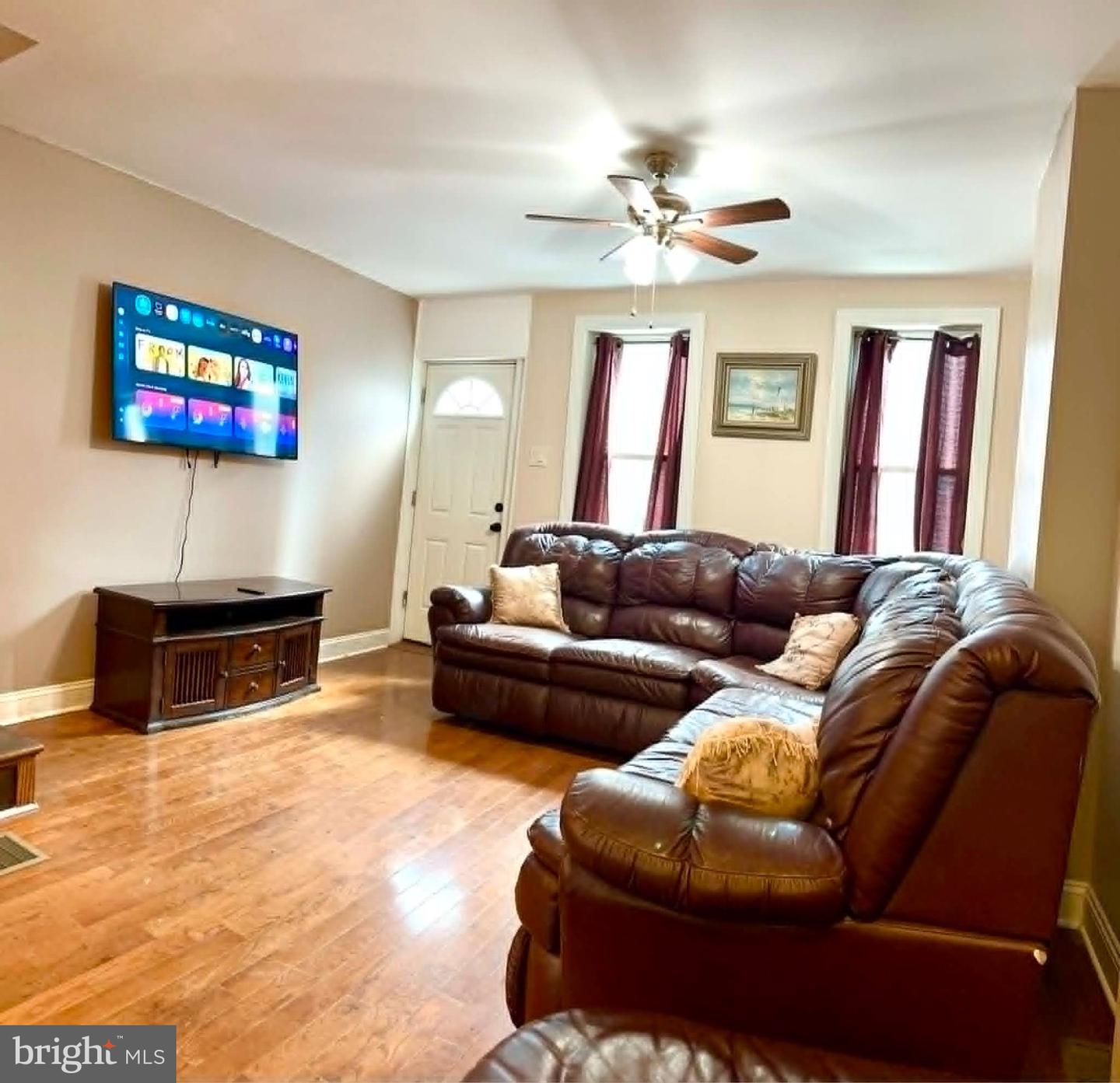 1209 PETERS ST Property Photo 1