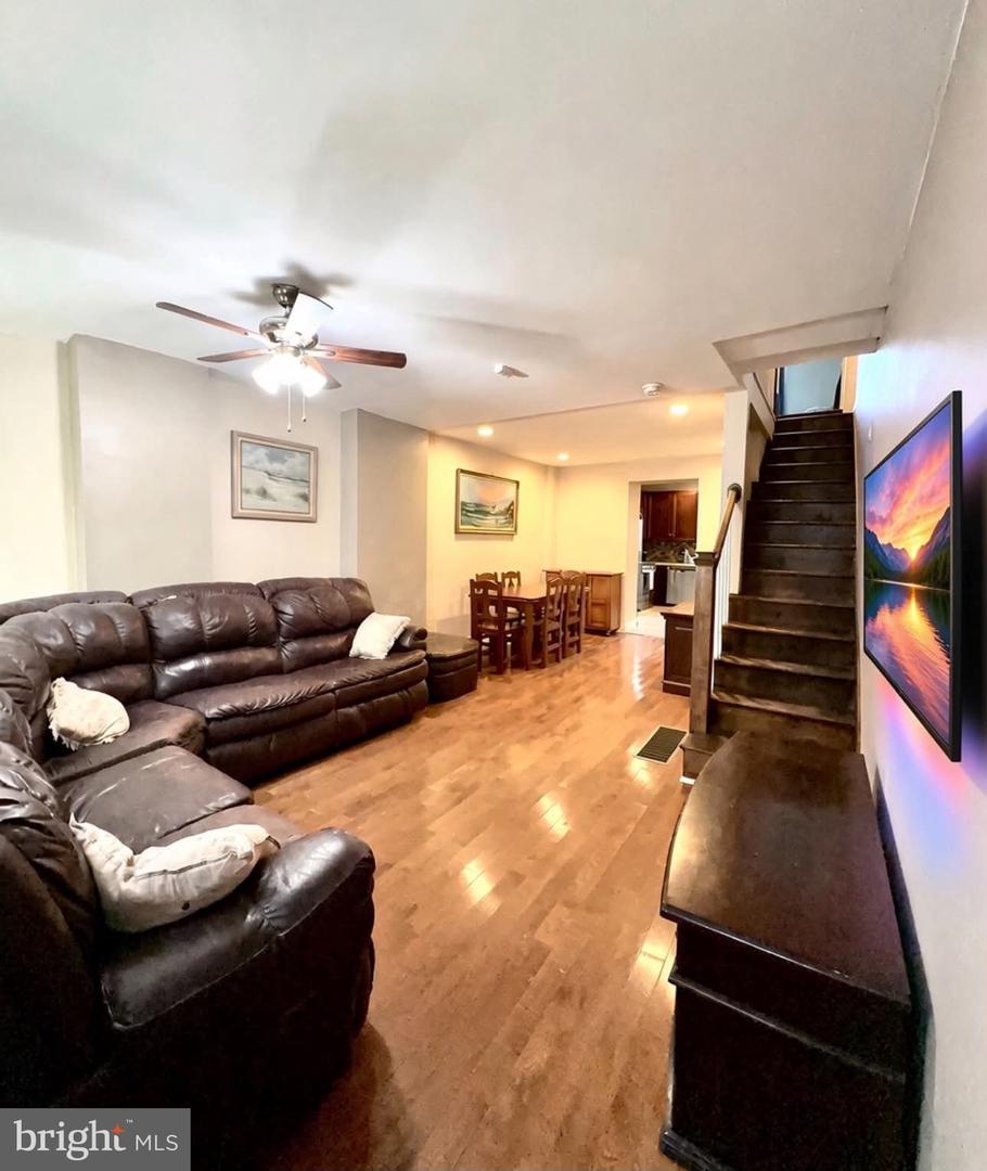 1209 PETERS ST Property Photo 1