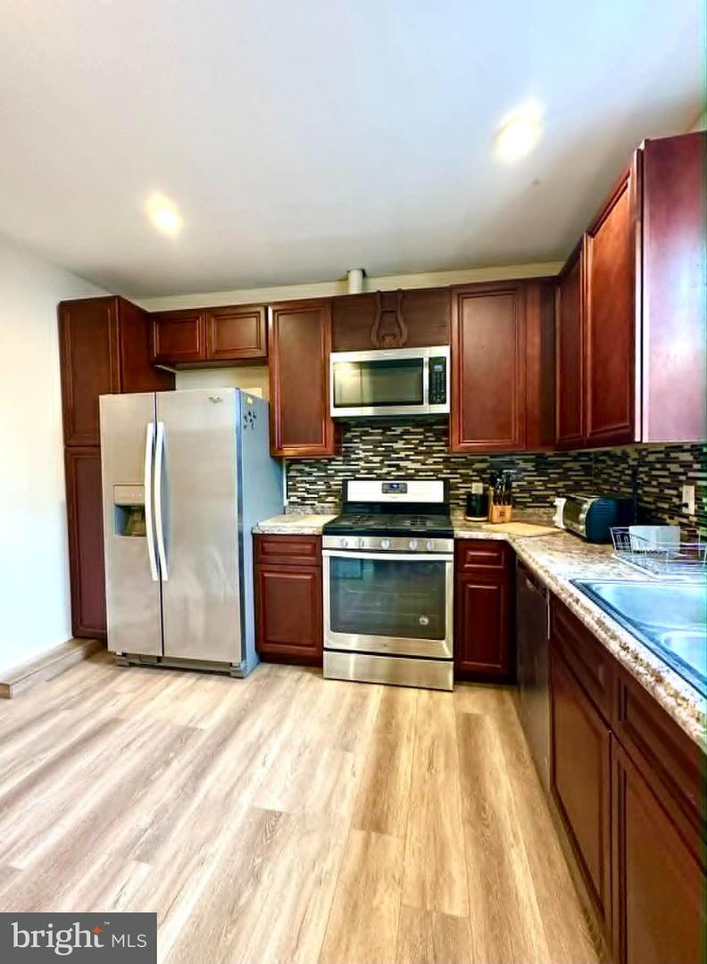 1209 Peters St Property Photo 3