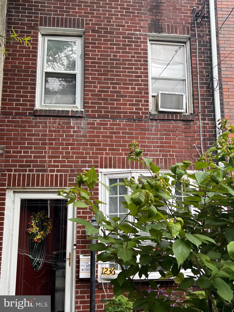 1236 N Howard St Property Photo 2