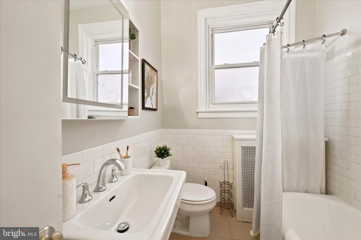 238 S 13th #2r Property Photo 6