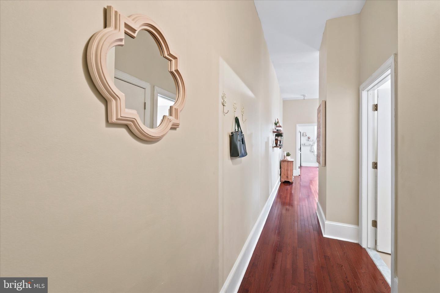 238 S 13th #2r Property Photo 8