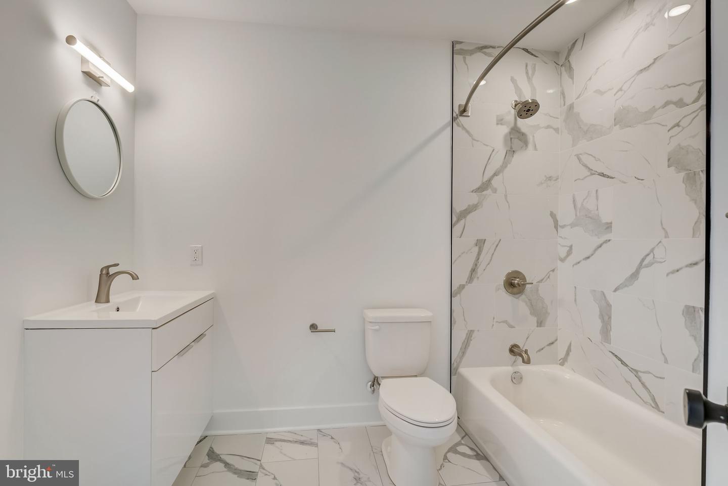 4200 Lancaster Ave #305 Property Photo 20