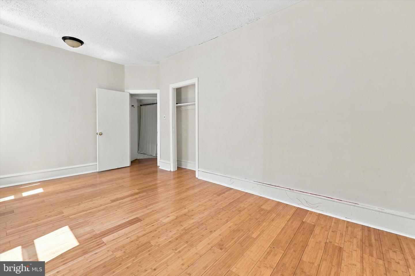 571 Martin St Property Photo 18