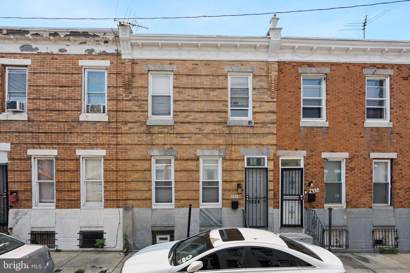 1934 E Lippincott St Property Photo 1