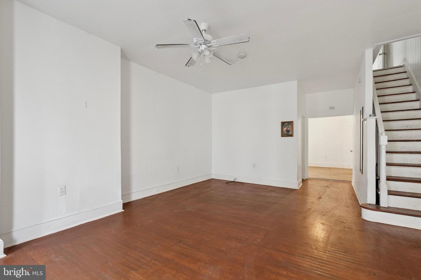 1934 E Lippincott St Property Photo 2
