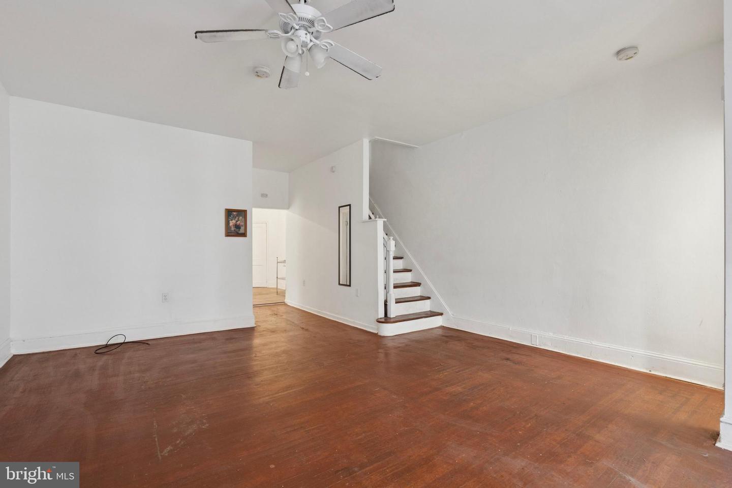 1934 E Lippincott St Property Photo 3