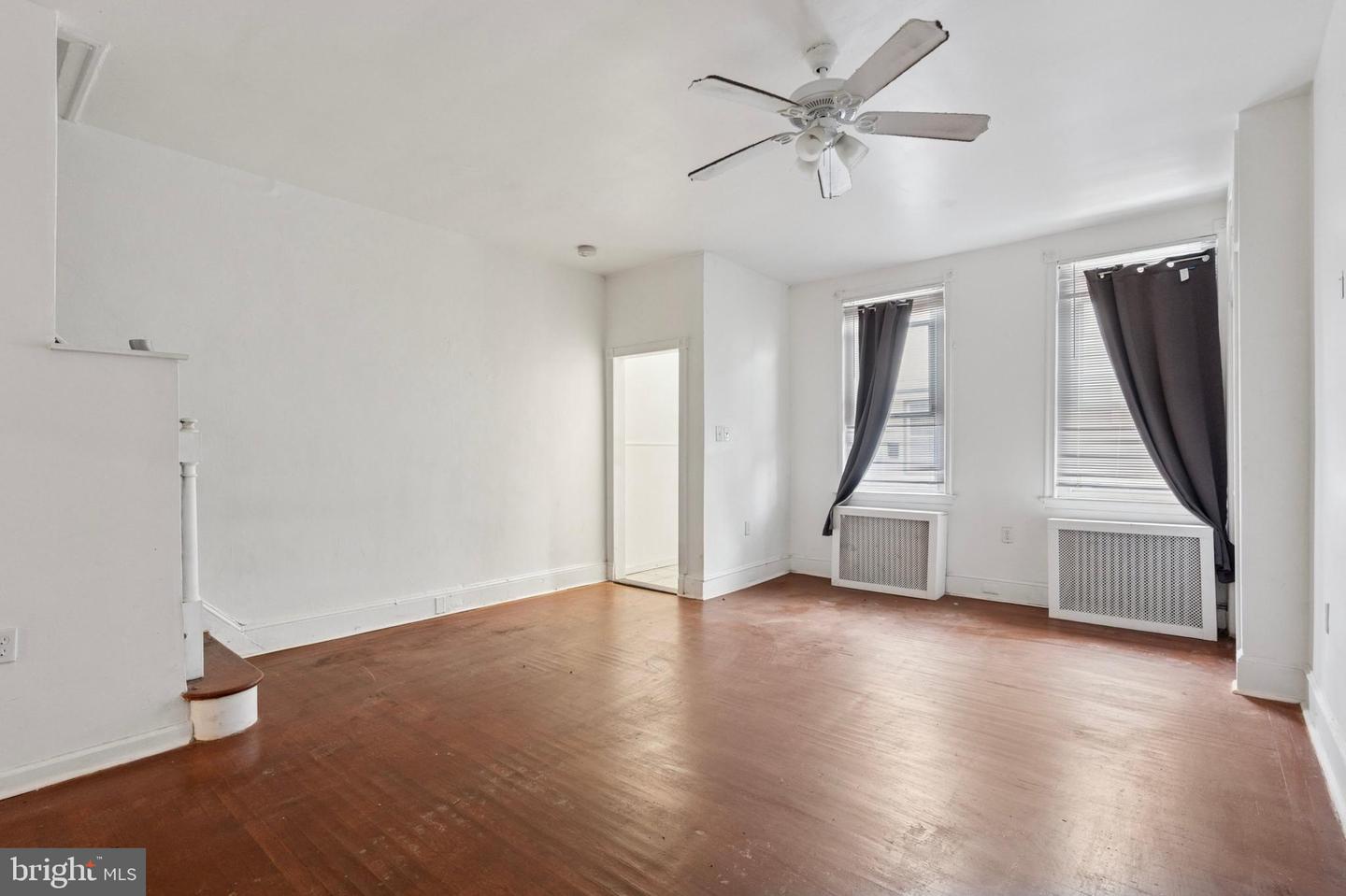 1934 E Lippincott St Property Photo 4