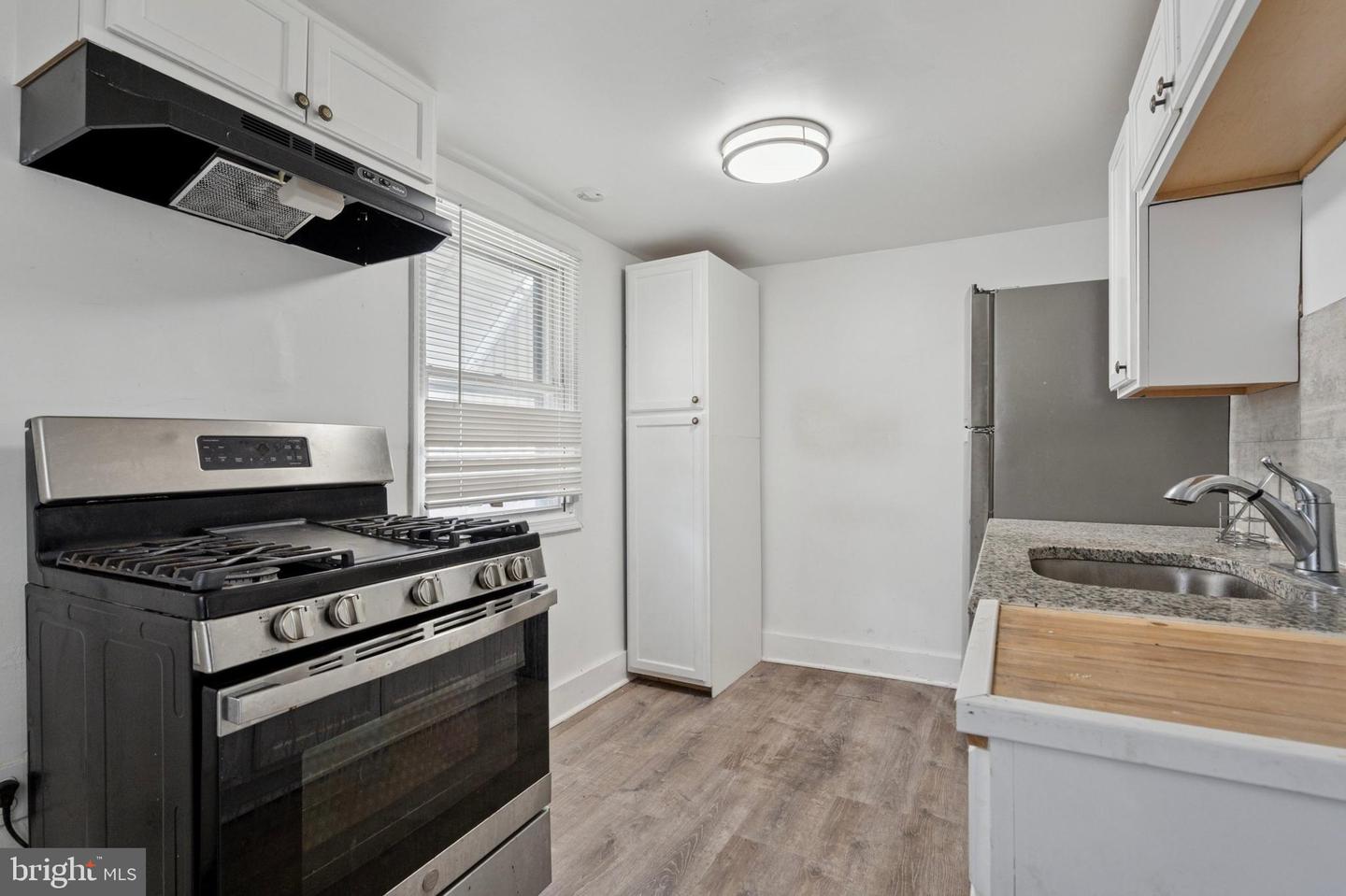 1934 E Lippincott St Property Photo 9