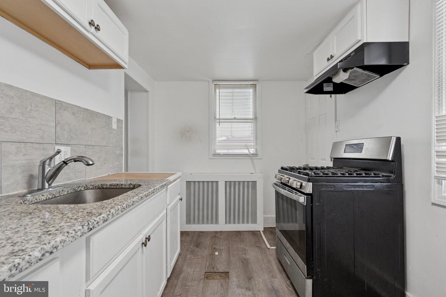 1934 E Lippincott St Property Photo 11