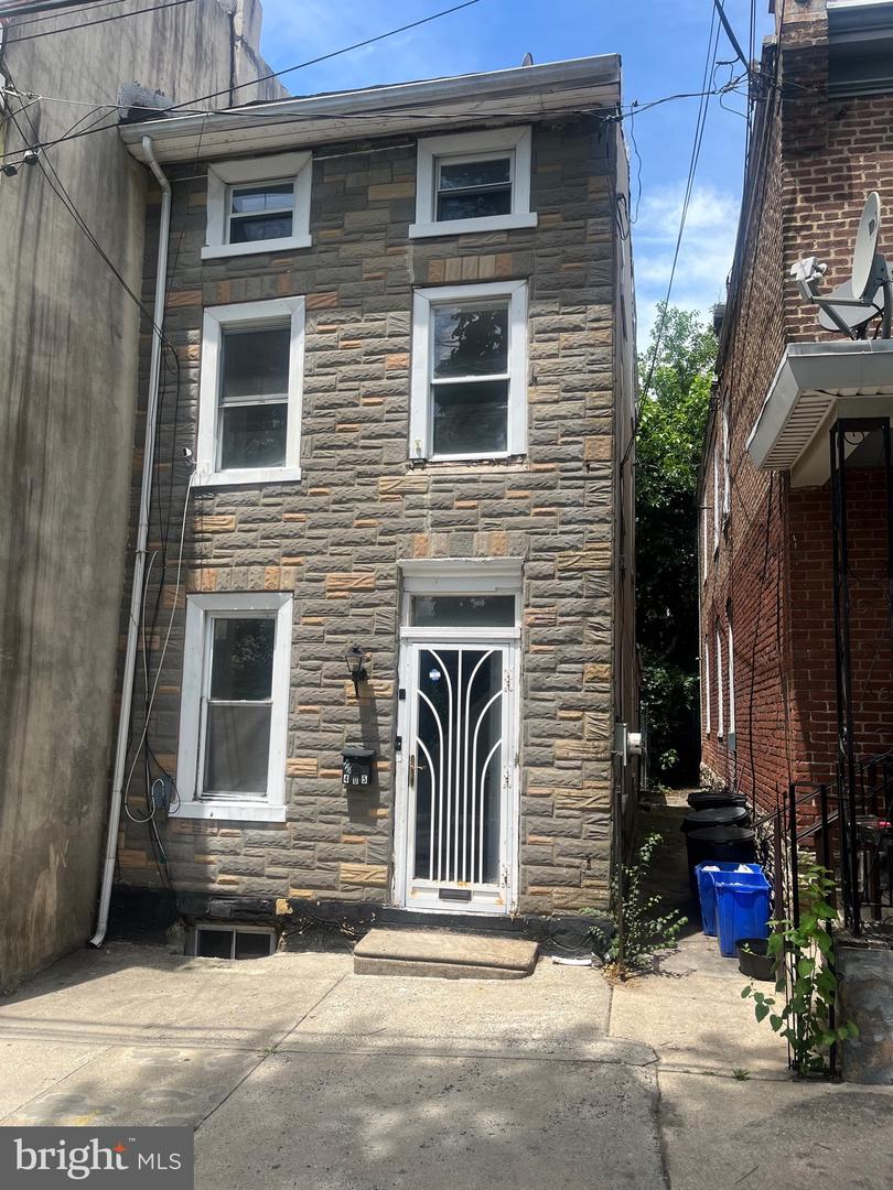 405 E RITTENHOUSE ST Property Photo 1