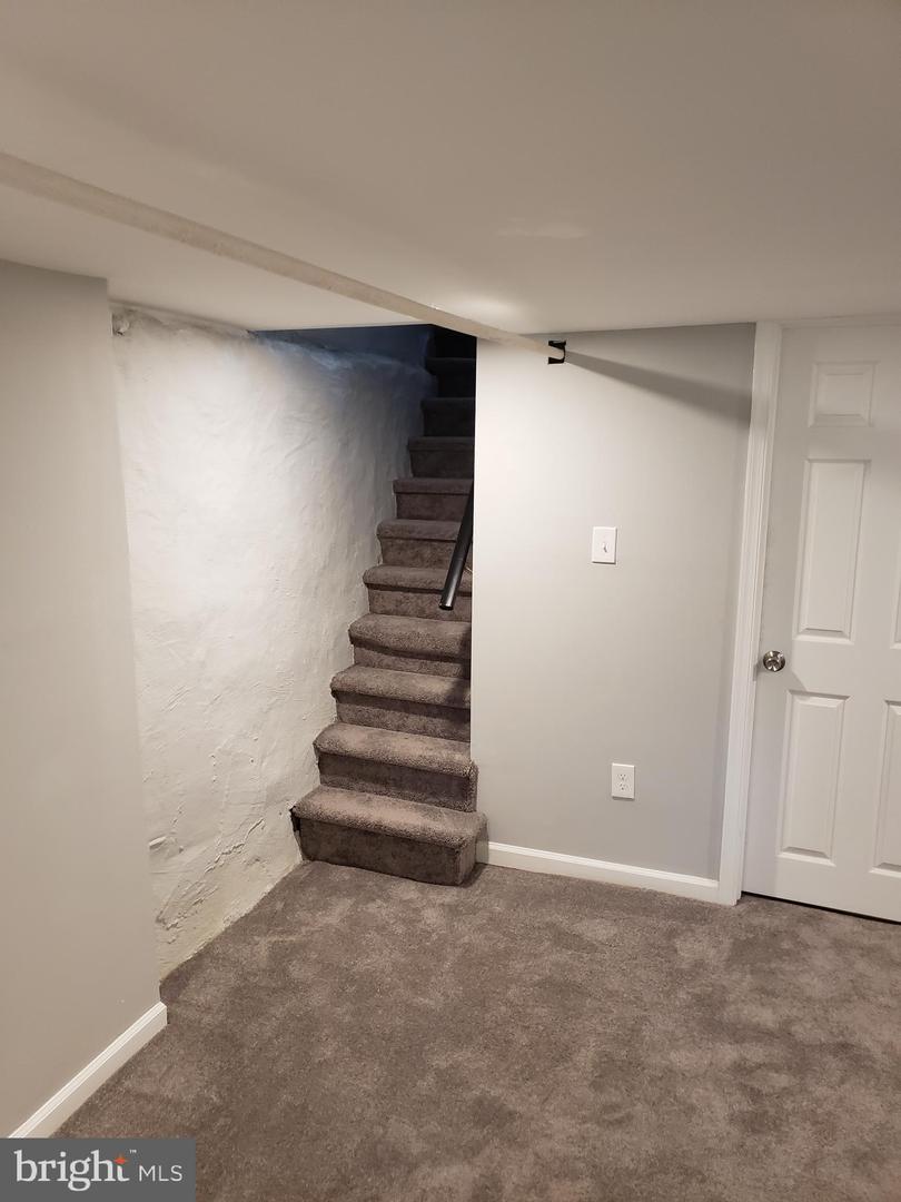 6246 N Woodstock St Property Photo 17