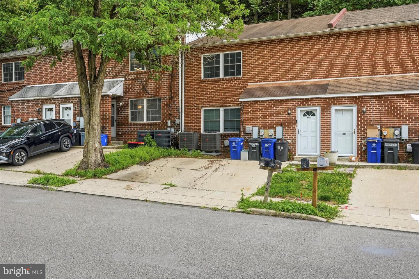 175 PARKER AVE #B Property Photo 1