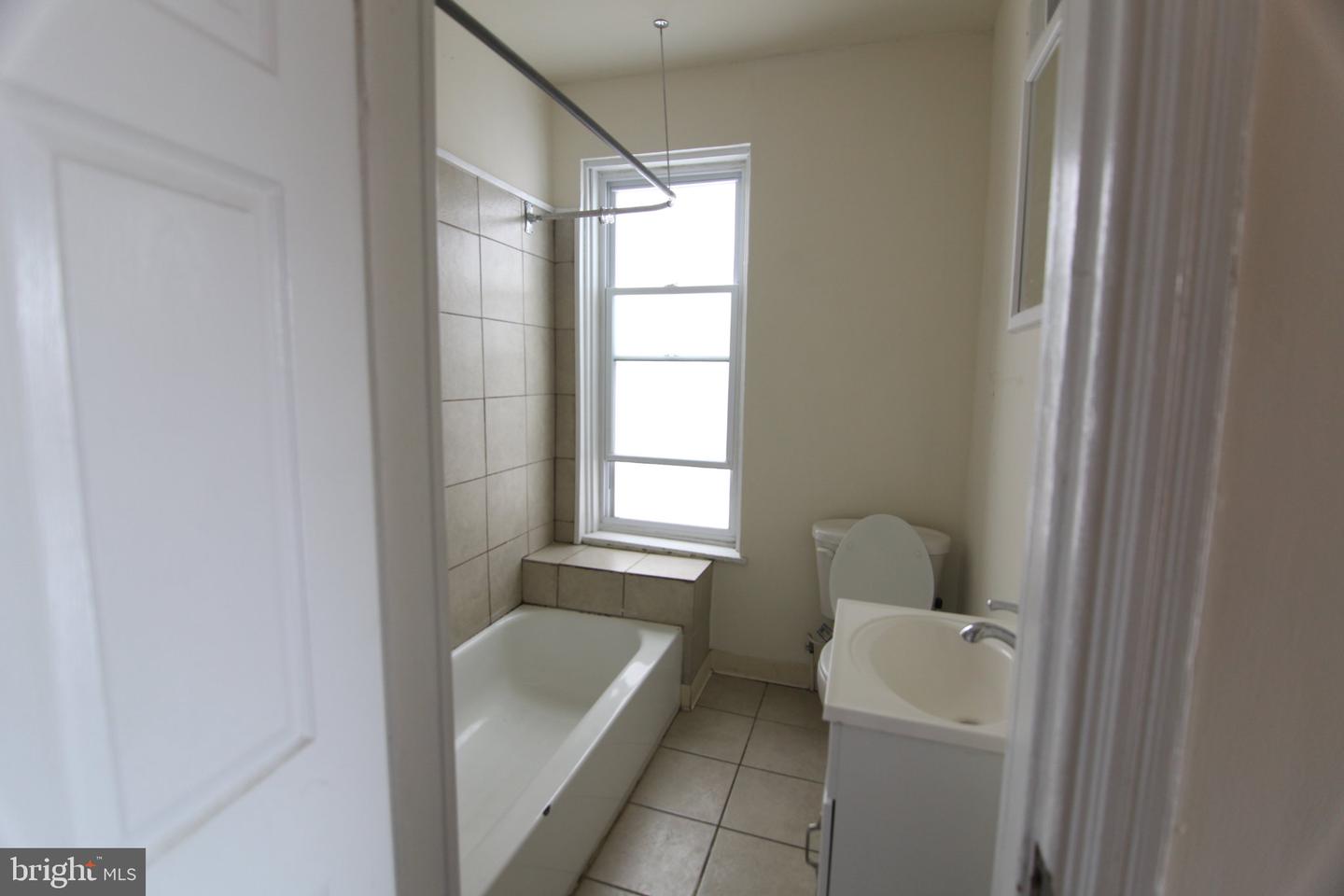 1916 N Gratz St Property Photo 10