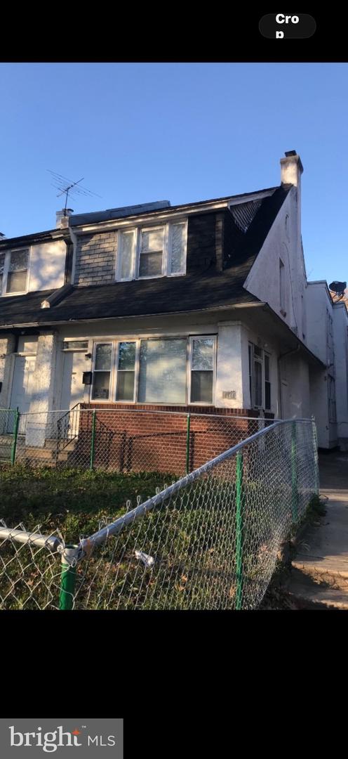4832 E Roosevelt Blvd. Property Photo 2