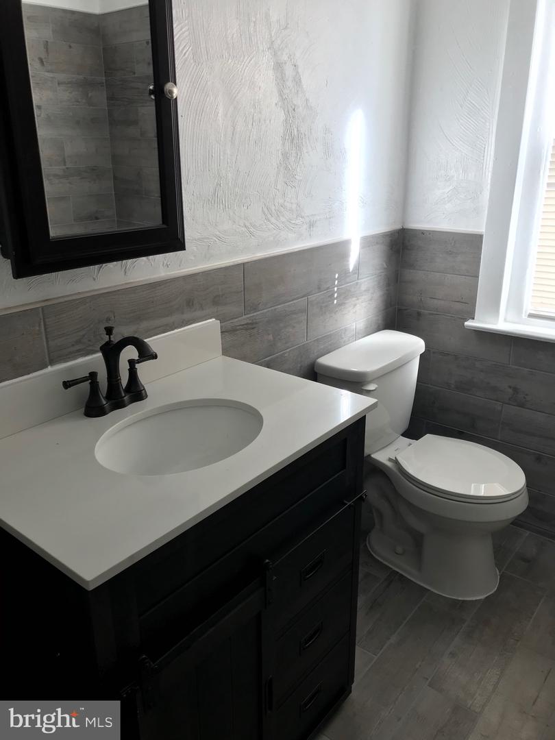 4832 E Roosevelt Blvd. Property Photo 10