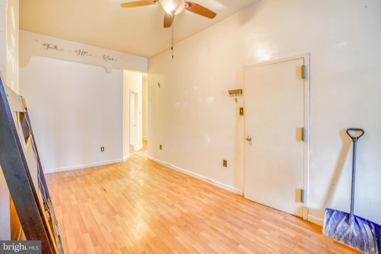 1516 W Westmoreland St Property Photo 7
