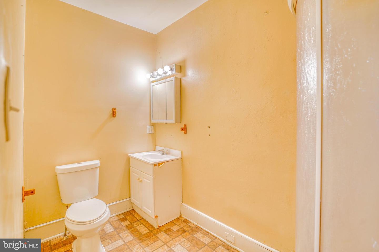 1516 W Westmoreland St Property Photo 38