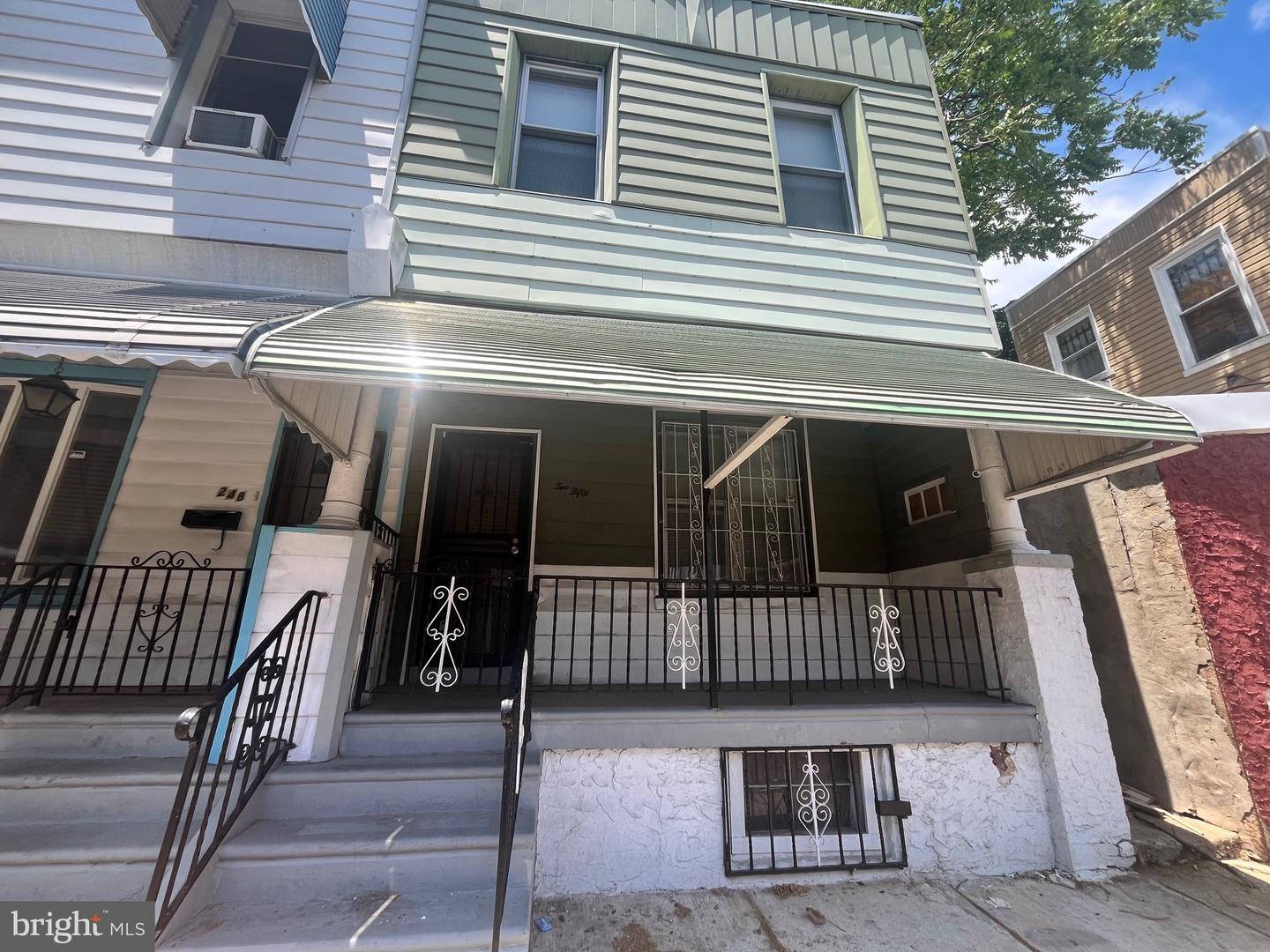 250 N HORTON ST Property Photo 1
