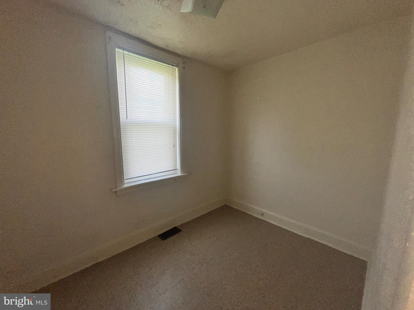 428 S 61st St Property Photo 8