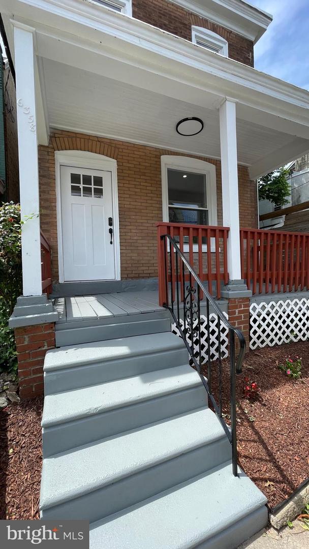6358 Cherokee St Property Photo 3