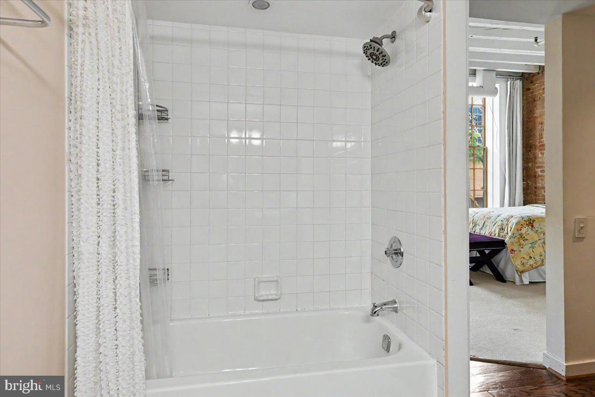 301 Race St #316 Property Photo 18