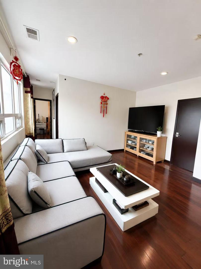 211 N Camac St #4c Property Photo 1