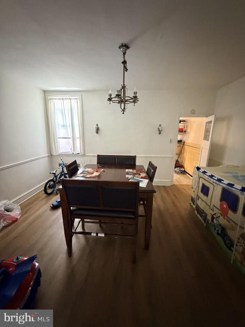 3229 Wellington St Property Photo 5