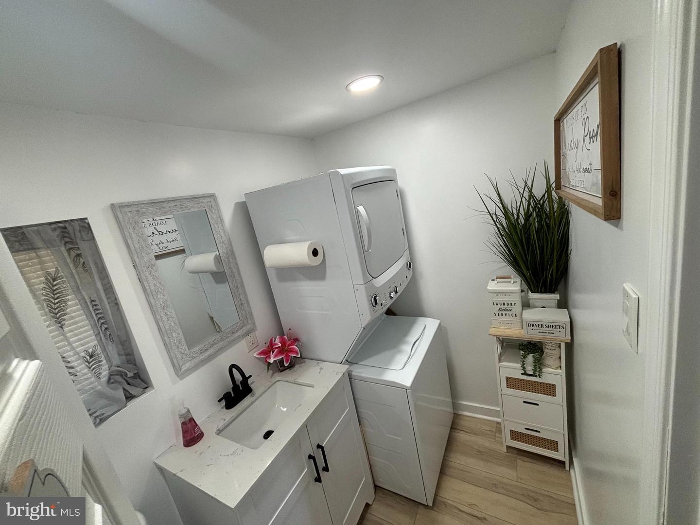 7768 Ditman St Property Photo 11