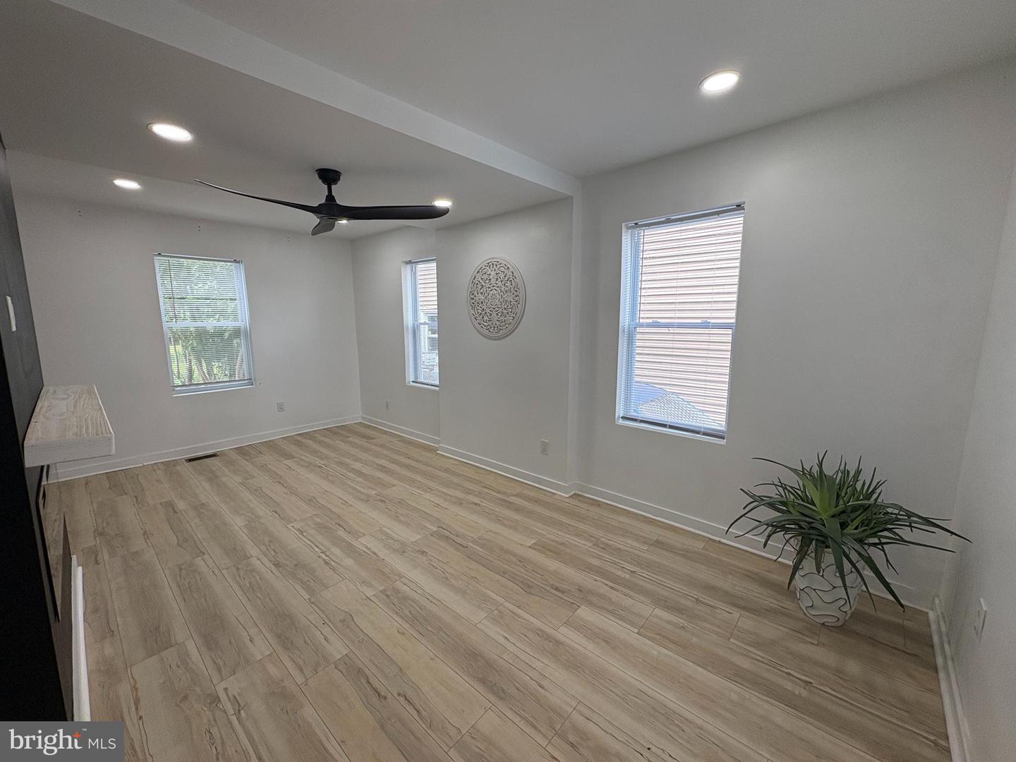 7768 Ditman St Property Photo 21