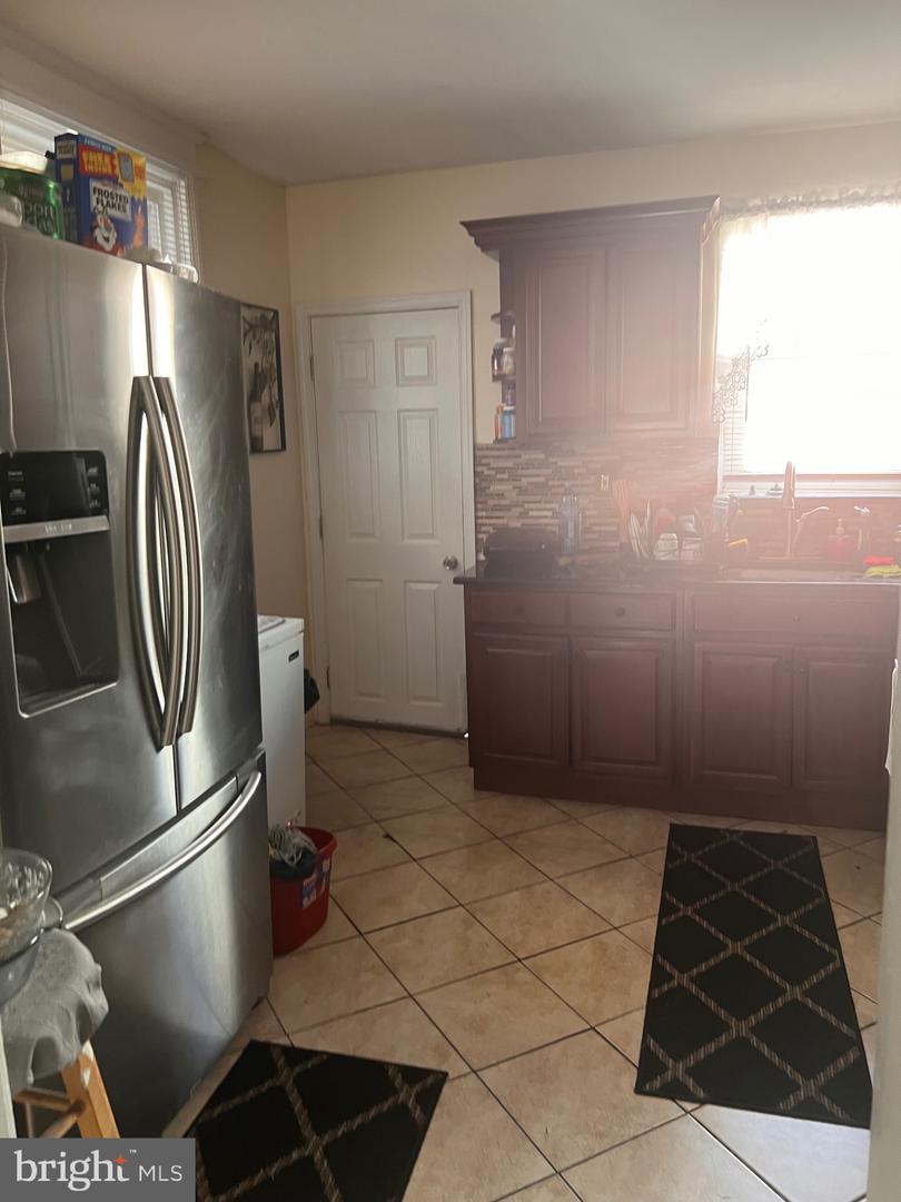4259 Neilson St Property Photo 7