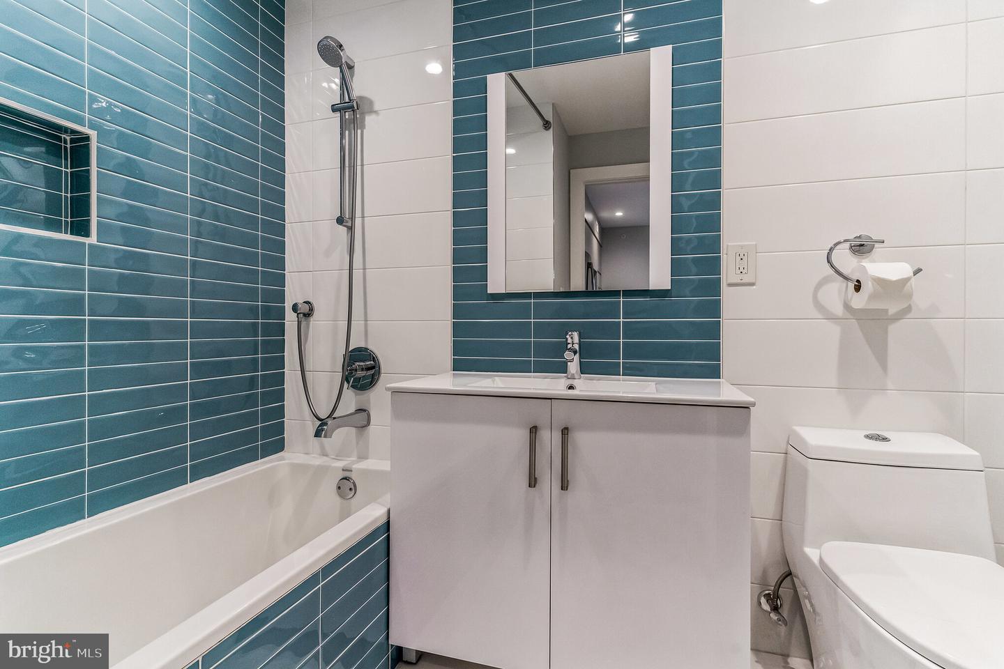 1405-21-21 Frankford Ave #502 Property Photo 8