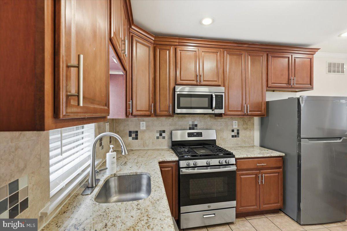2653 S 6th St Property Photo 11