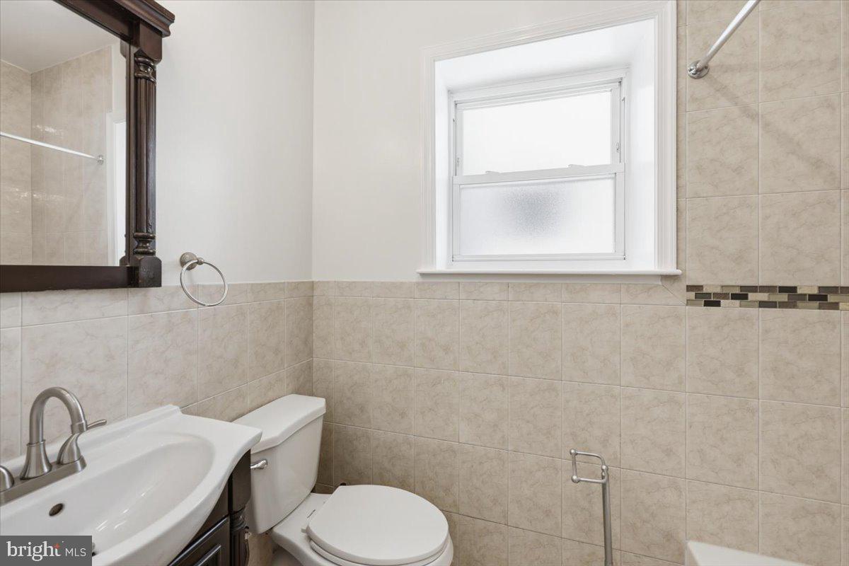 2653 S 6th St Property Photo 17