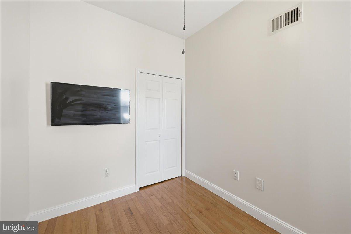 2653 S 6th St Property Photo 21