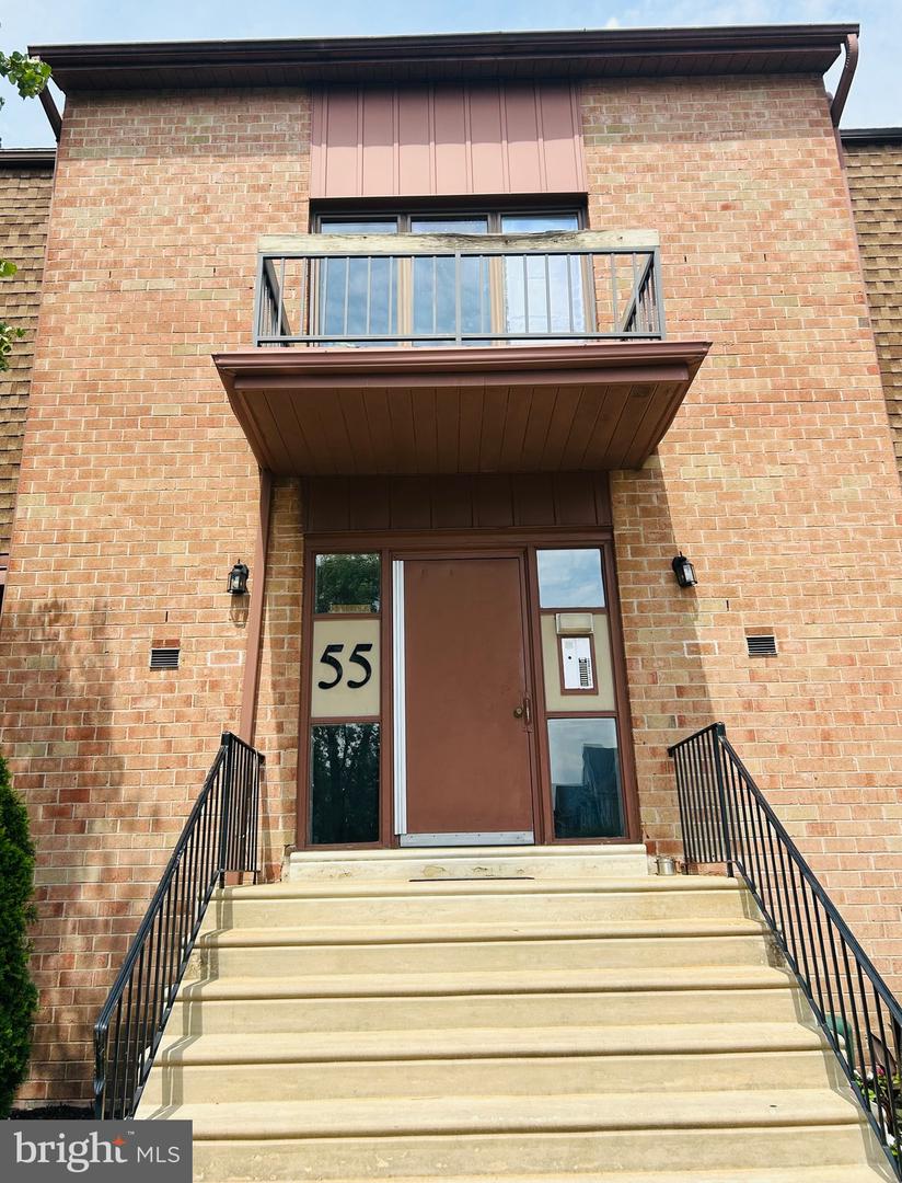 55301-00 Delaire Landing Rd #301 Property Photo 5