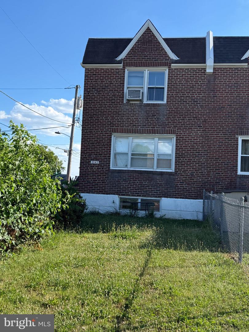 2142 RIPLEY ST Property Photo 1