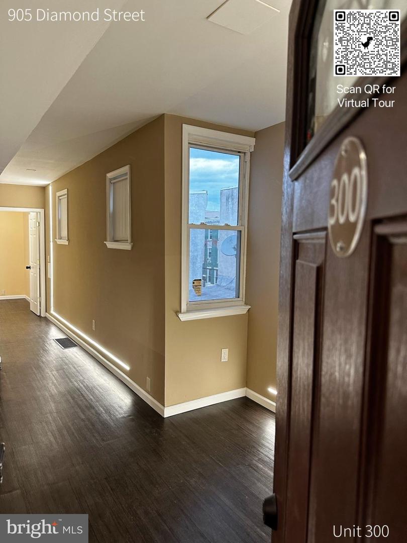 905 Diamond St Property Photo 2