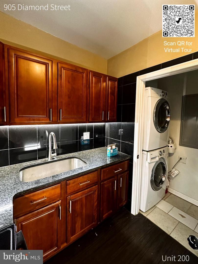 905 Diamond St Property Photo 10