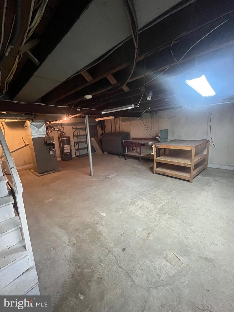 420 Forest Hills Property Photo 7